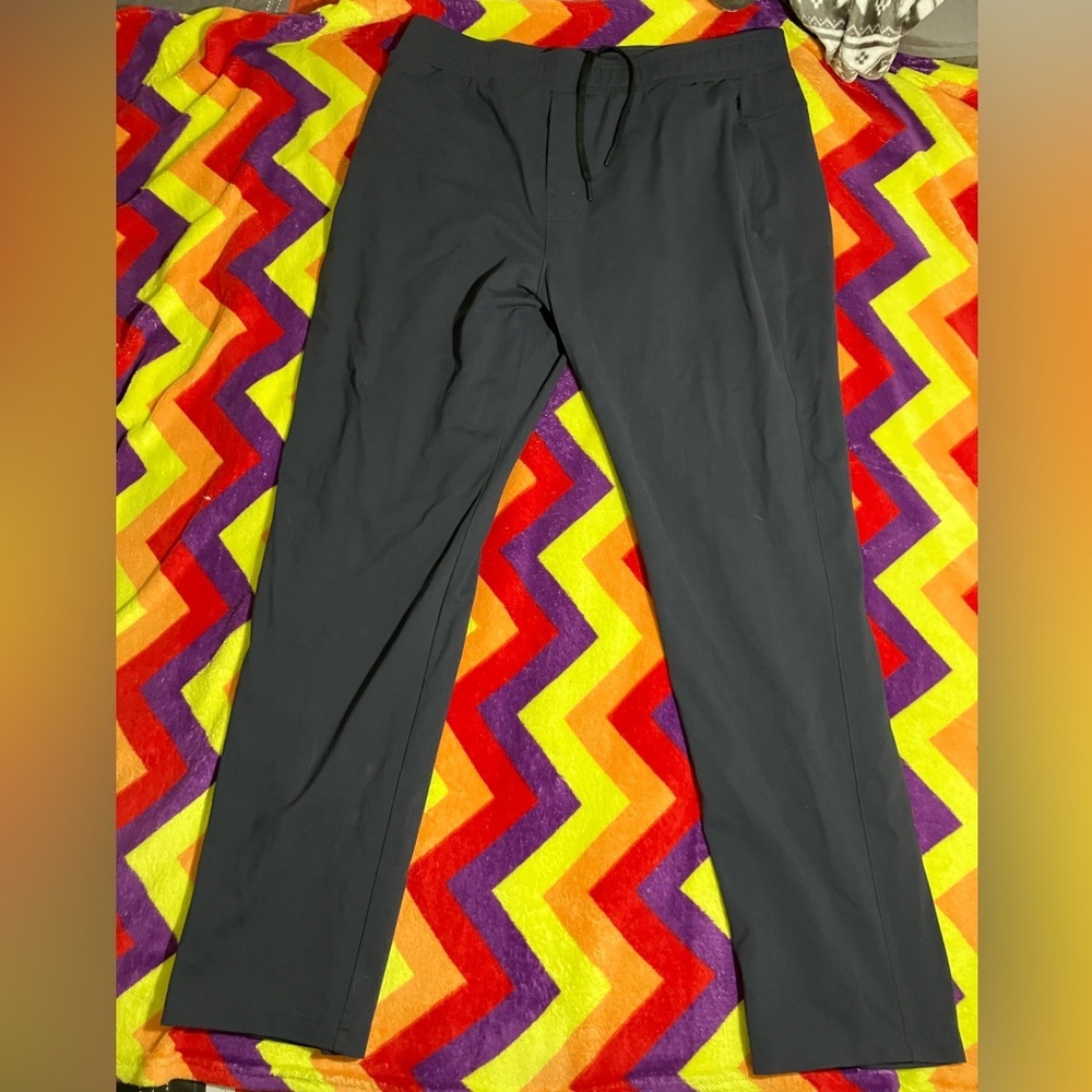 Public Record Men's Standard Fit Joggers Black size 36/32
